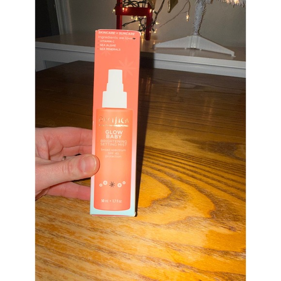 Pacifica Glow Baby Brightening Setting Mist SPF 45 Protection 1.7 fl oz - Picture 4 of 7